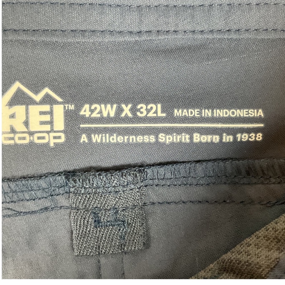 REI Co-op Hiking Pants Mens 42x32 Blue Gray Excellent Performance Trail Trousers - Picture 3 of 9